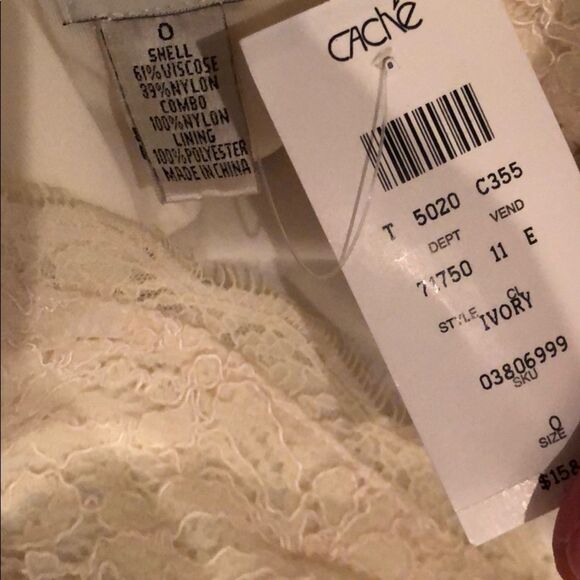 Ivory lace dress - Picture 8 of 10